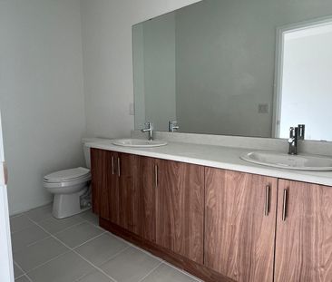 For Lease - 6 Sidney Rose Common, St. Catharines, Ontario - Photo 3