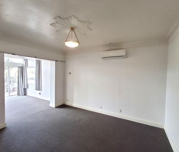 Spacious Hataitai Flat For Rent - Photo 2