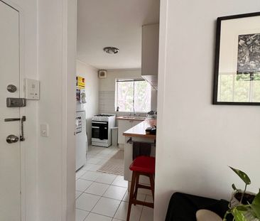 Carlton North - Photo 1