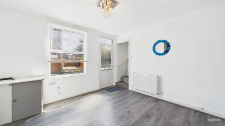 2 bedroom terraced house to rent - Photo 2