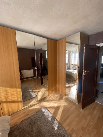 3 Bed Semi-Detached House, Steeplestone Close, N18 - Photo 5