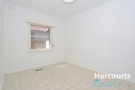 Charming 3-Bedroom Home in Thomastown - Photo 3