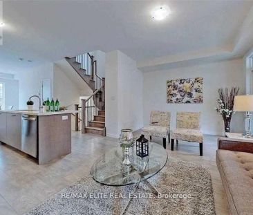 10270 KEELE STREET - Photo 6