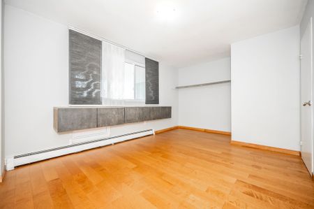 For Lease - 350 Quigley Road Unit# 421, Hamilton, Ontario - Photo 2