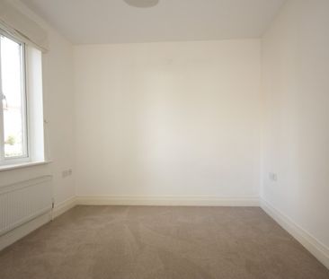 Henderson Avenue, Guildford - Photo 1