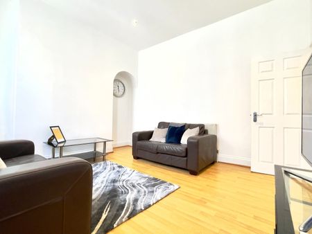 1 Bed Flat, Newhall Street, B3 - Photo 3