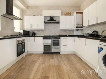 1 bedroom in a house share to rent - Photo 2
