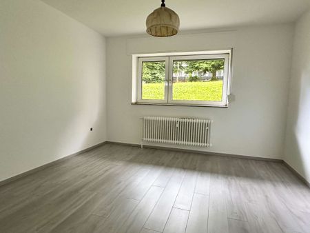 WERMELSKIRCHEN: SCHÖNE 2-ZIMMERWOHNUNG IM ERDGESCHOSS (HOCHPARTERRE) +KOMPLETT RENOVIERT - Foto 4