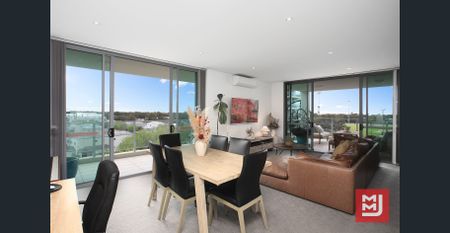Modern Apartment with Stunning Ocean & Escarpment Views - Photo 4