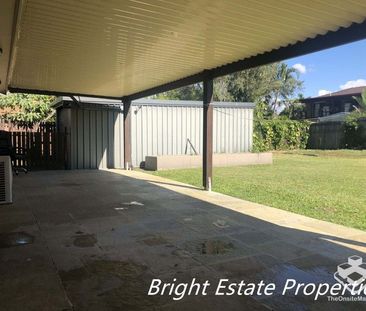 Charming Single-Level Home in Runcorn - Photo 4