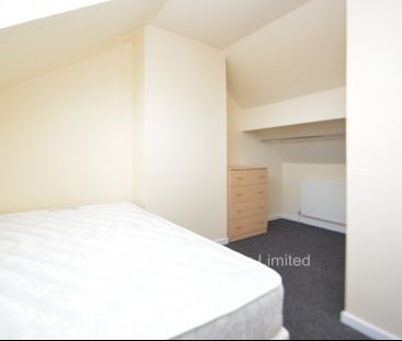 3 Bedroom Student Professional Rentals Leeds - Photo 5