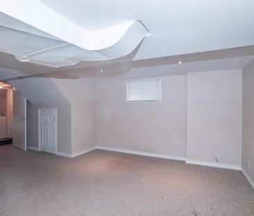 For Lease - 92 Fortrose Crescent, Toronto, Ontario - Photo 5