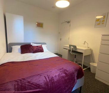 Lovely professional house share in Southampton Centre Room 1 - Photo 5