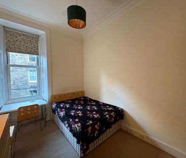 3 bedroom flat to rent - Photo 6