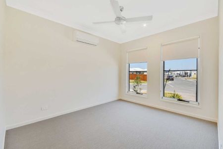 FAMILY FRIENDLY 4 BEDROOM HOME - Photo 3