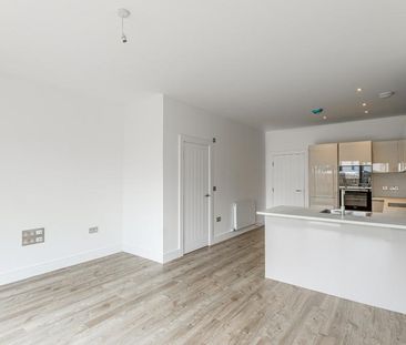 4 bedroom semi-detached house to rent - Photo 1