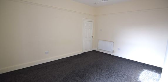 To Let 2 Bed Apartment - Photo 2