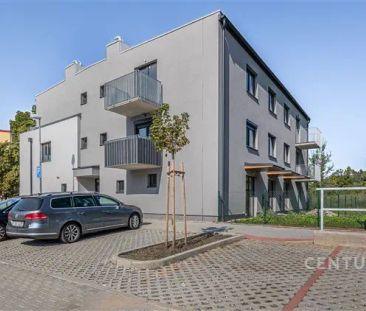Moderní byt 1+kk s balkónem, parkovacím stání a sklepní kójí - ul. ... - Photo 6