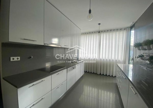 Apartamento T5 em Porto