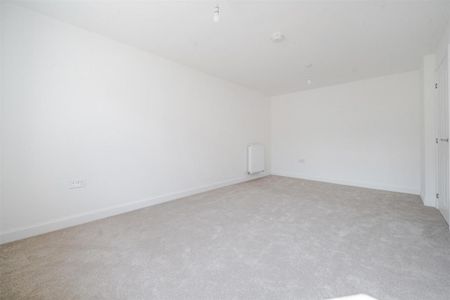 4 bedroom detached house to rent - Photo 2