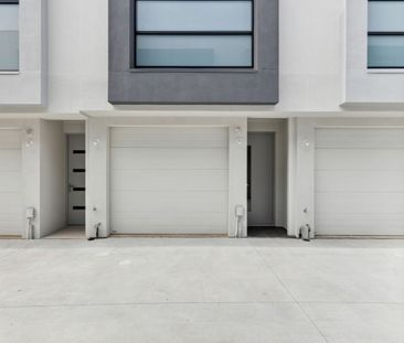 Brand New 3 Bedroom Townhouse - Photo 5