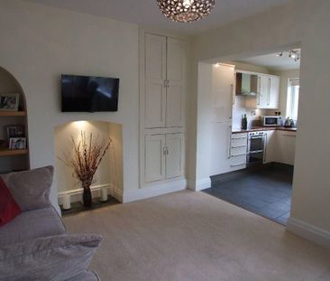 3 bedroom semi-detached house to rent - Photo 3