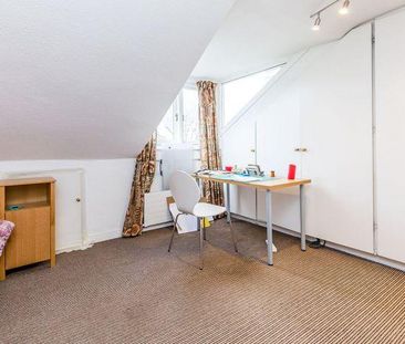 3 bedroom flat to rent - Photo 4