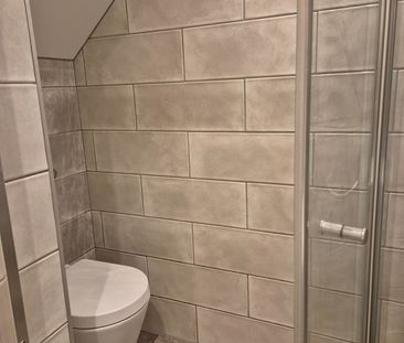 Studio Flat, Abbess Close, E6 - Photo 4