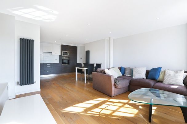 2 Bed Flat, Queens Row, SE17 - Photo 1