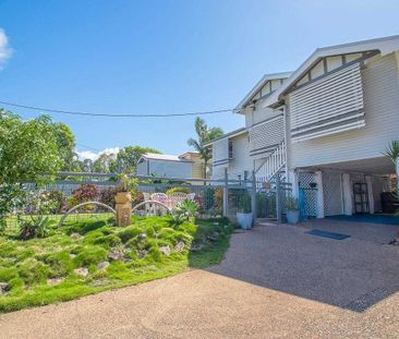 Quiet Two Bedroom with Yard Near the CBD - Photo 1