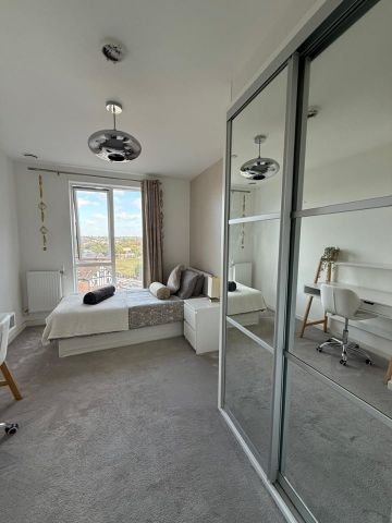 Room in a Shared Flat, Grosvenor Court Adenmore Road, SE6 - Photo 4