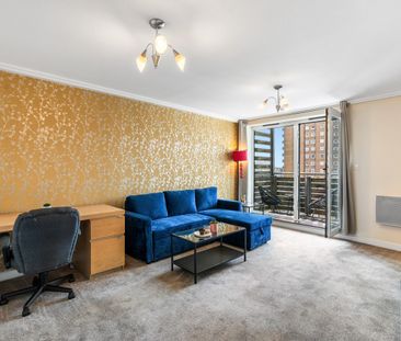 2 Bed Flat, Sharpthorne Court, BN1 - Photo 2