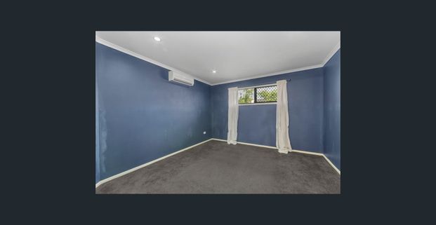 Family Home in Heart of Bushland Beach - AVAIL. 4/12/2025 - Photo 1