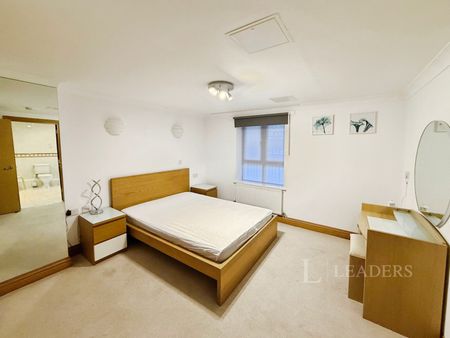 1 bedroom apartment to rent Charter House, 85 Canute Road, Southampton, SO14 - Photo 5