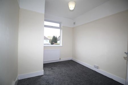 2 Bedroom Maisonette - Garden To Let - Photo 3