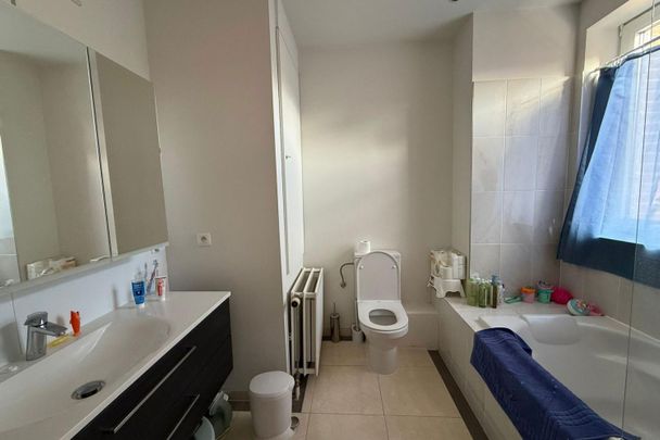 Beau duplex meublé 3 chambres avec terrasse + 1 parking - Photo 1