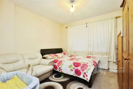 Mulberry Court, Guildford, Surrey, GU4 7EQ - Photo 2