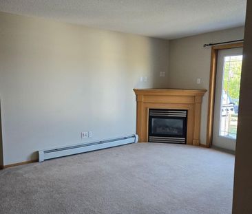 1 Bed Plus Den Pet Free Building! Utilities Included!! - Photo 1