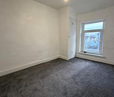 £950 PCM, Three Bedroom House with Enclosed Garden in Birchwood Ave... - Photo 4