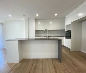 Neat & Tidy Family Home! - Photo 6