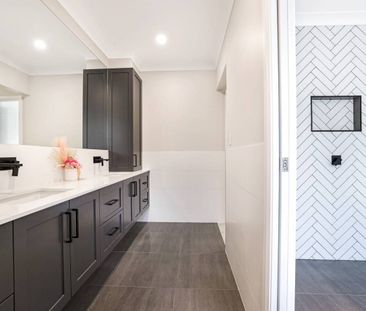 EXECUTIVE LIVING WITH FOUR BEDROOMS AT CALALA - Photo 5