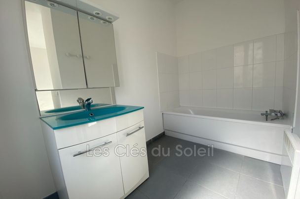 Location appartement 4 pièces 84 m² Brignoles - Photo 1