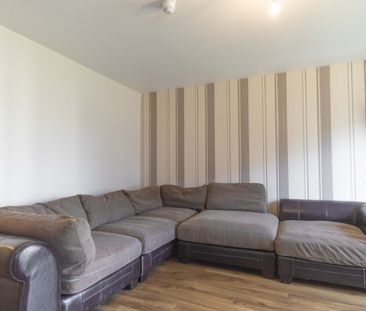 1027L - Marine Drive, Edinburgh, EH5 1FD - Photo 1