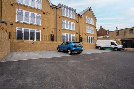 Milton Mount, Old Road East, Gravesend, Kent, DA12 - Photo 2