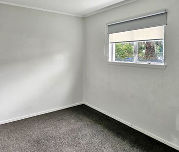 NEW LYNN - 2 Bedroom - Photo 3