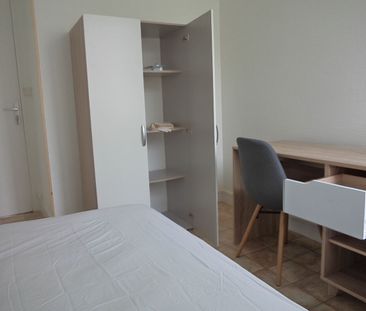 Chambre en colocation dans un appartement meublé - Photo 1