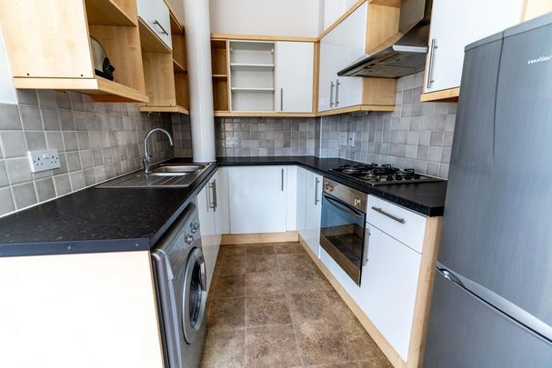 2 bedroom flat to rent - Photo 1