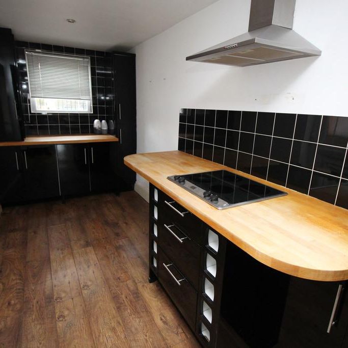 2 bedroom terraced house to rent - Photo 1