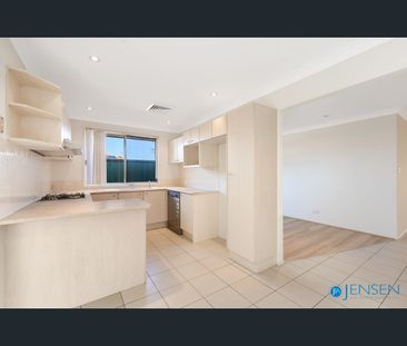 4 Meldon Pl, Stanhope Gardens, NSW 2768 - Photo 2