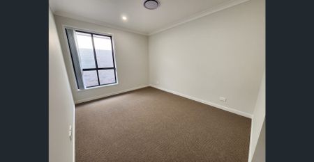 Luxury House for Rent in Oran Park - Photo 2